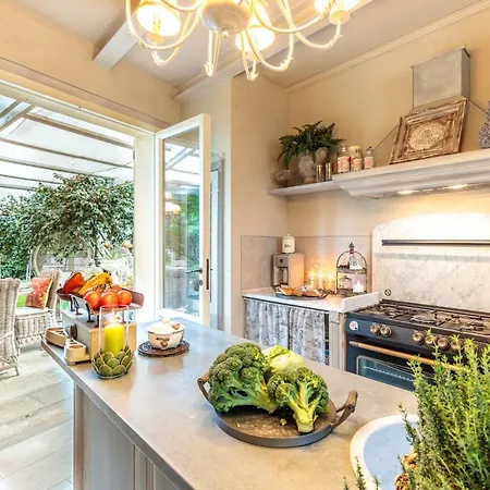 Gianna, The Secret Interior Designer's Private Retreat With Pool *