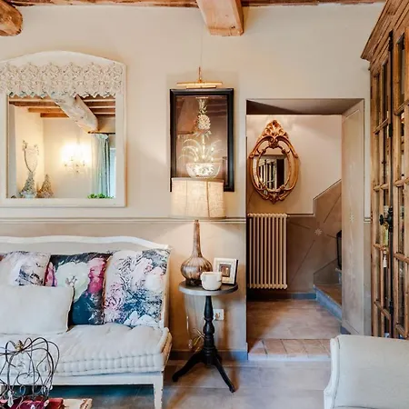 Gianna, The Secret Interior Designer's Private Retreat With Pool *