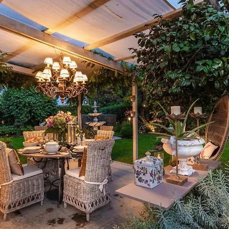 Gianna, The Secret Interior Designer's Private Retreat With Pool Willa