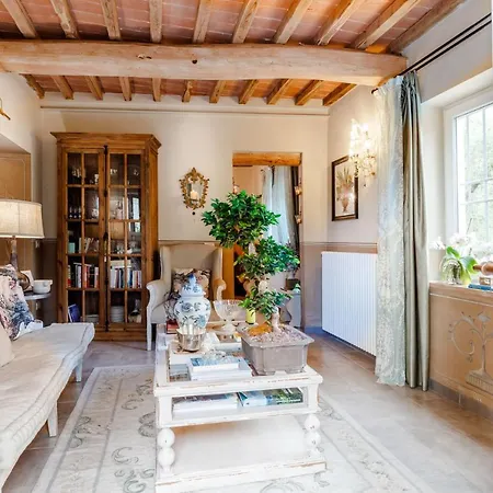 Gianna, The Secret Interior Designer's Private Retreat With Pool Willa