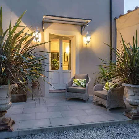 Willa Gianna, The Secret Interior Designer's Private Retreat With Pool